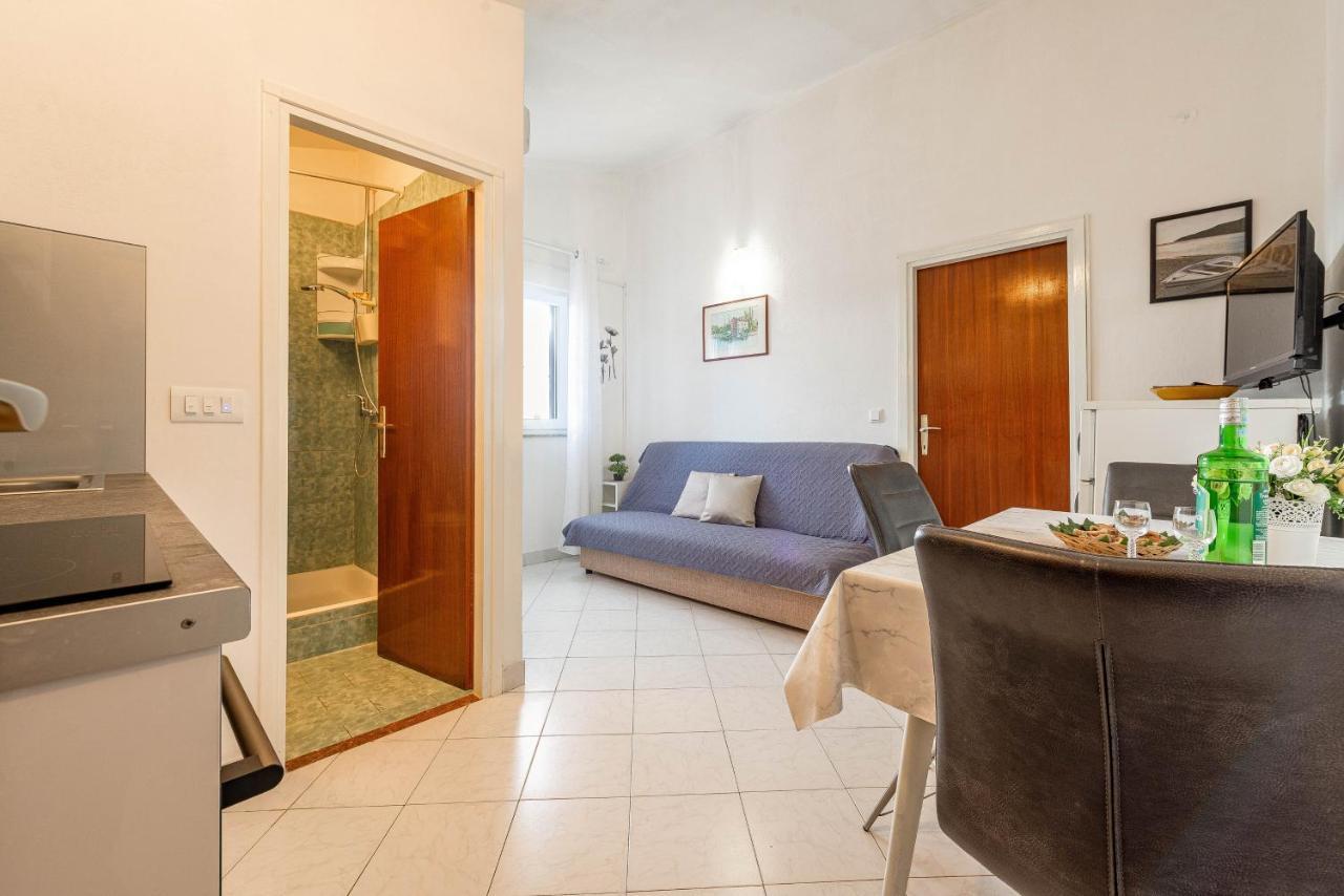 Family Friendly Seaside Apartments Kozino, Zadar - 5749 Petrčane Dış mekan fotoğraf