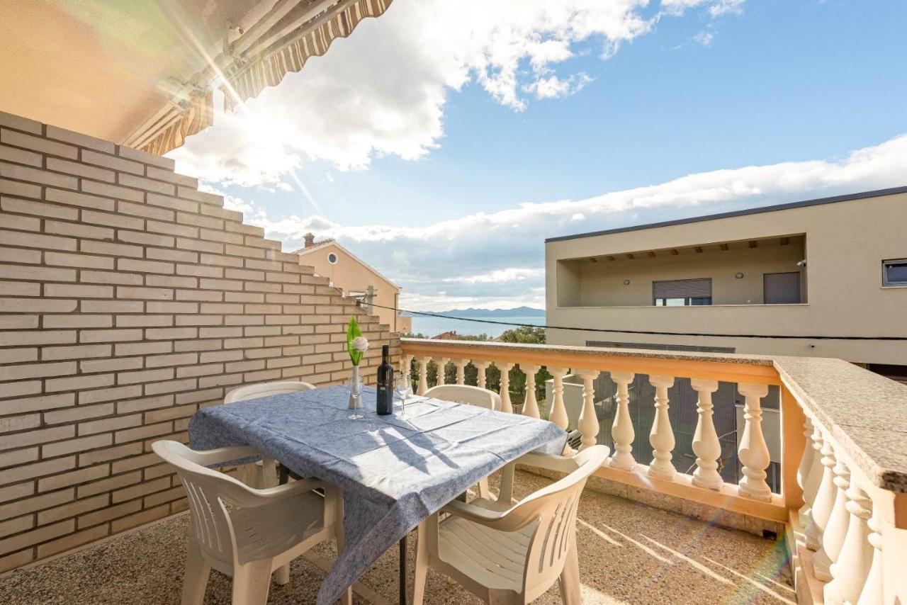 Family Friendly Seaside Apartments Kozino, Zadar - 5749 Petrčane Dış mekan fotoğraf