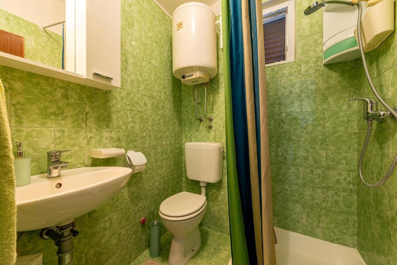 Family Friendly Seaside Apartments Kozino, Zadar - 5749 Petrčane Dış mekan fotoğraf