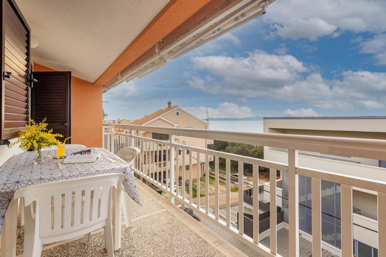 Family Friendly Seaside Apartments Kozino, Zadar - 5749 Petrčane Dış mekan fotoğraf
