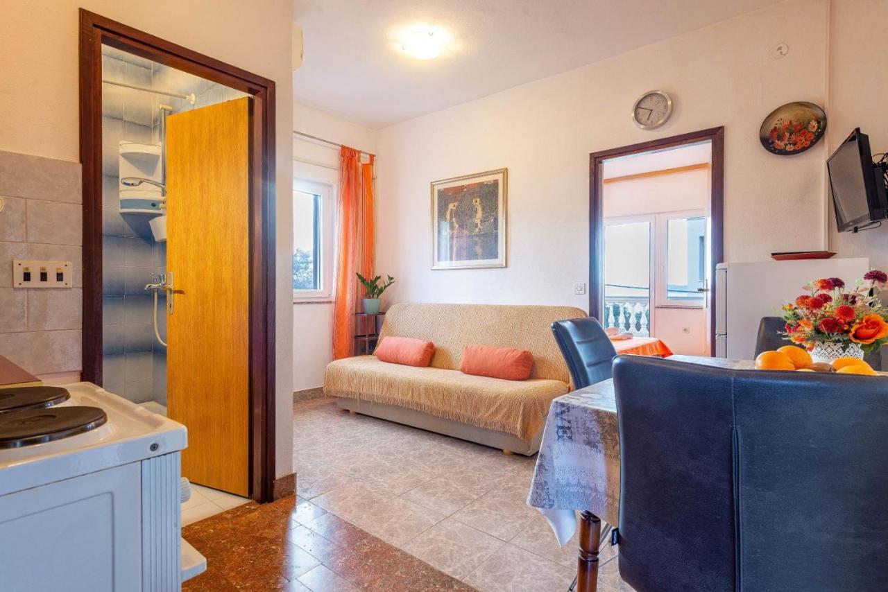 Family Friendly Seaside Apartments Kozino, Zadar - 5749 Petrčane Dış mekan fotoğraf